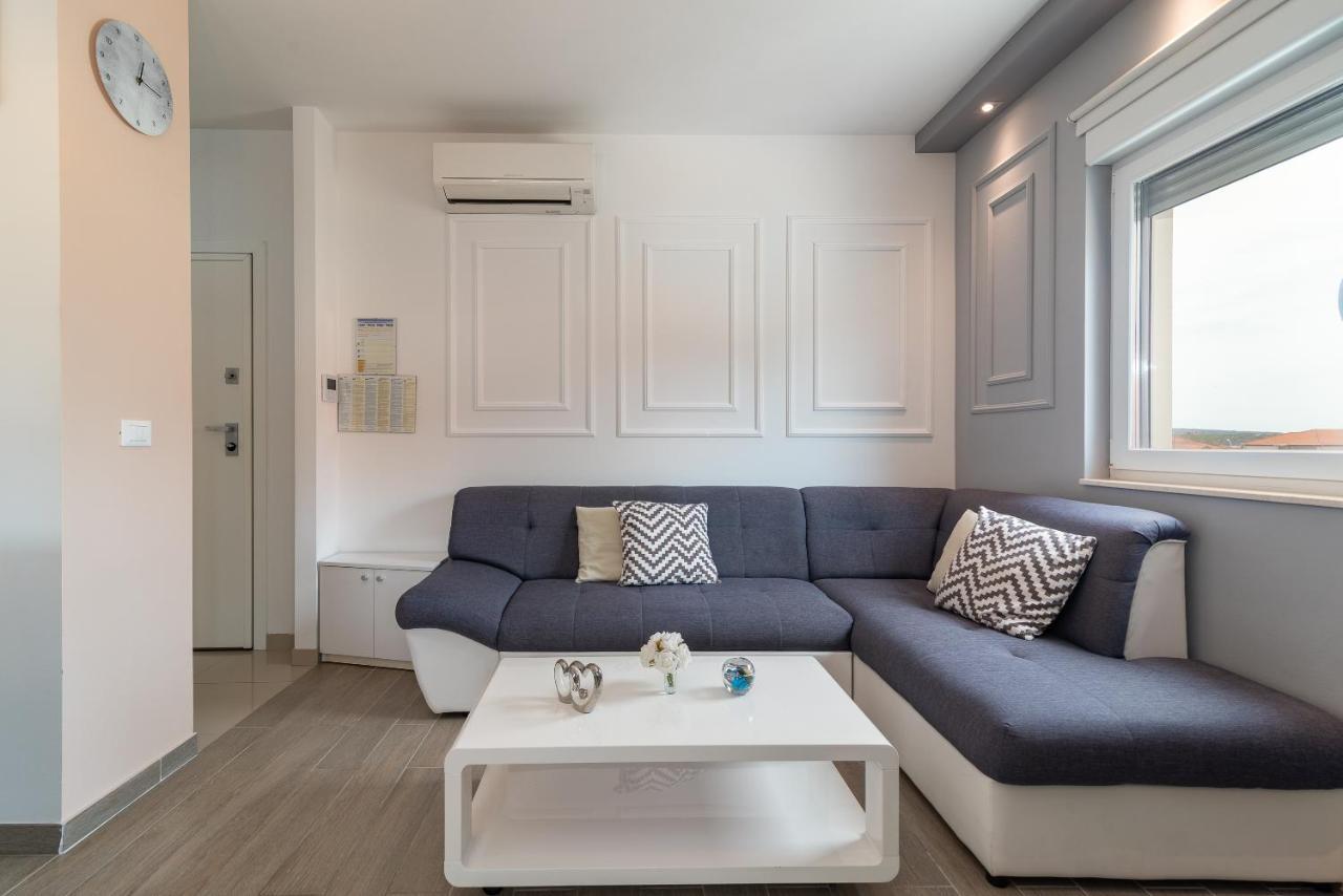 Apartman Lorena Trogir Exterior foto