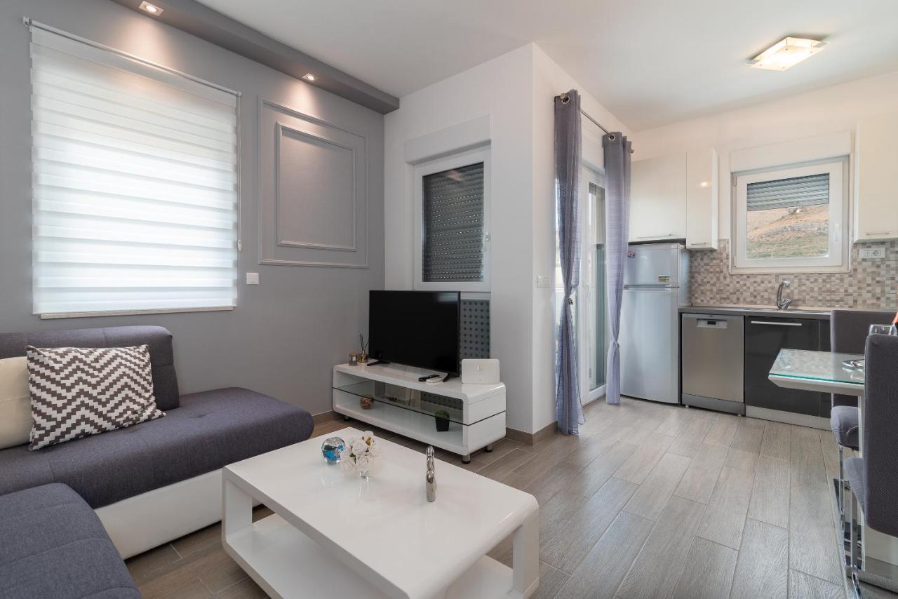 Apartman Lorena Trogir Exterior foto