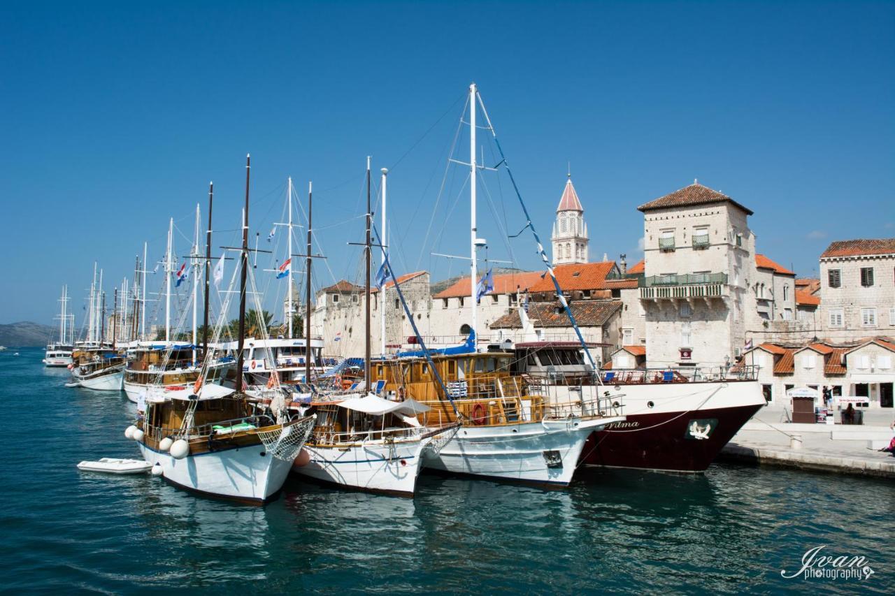 Apartman Lorena Trogir Exterior foto